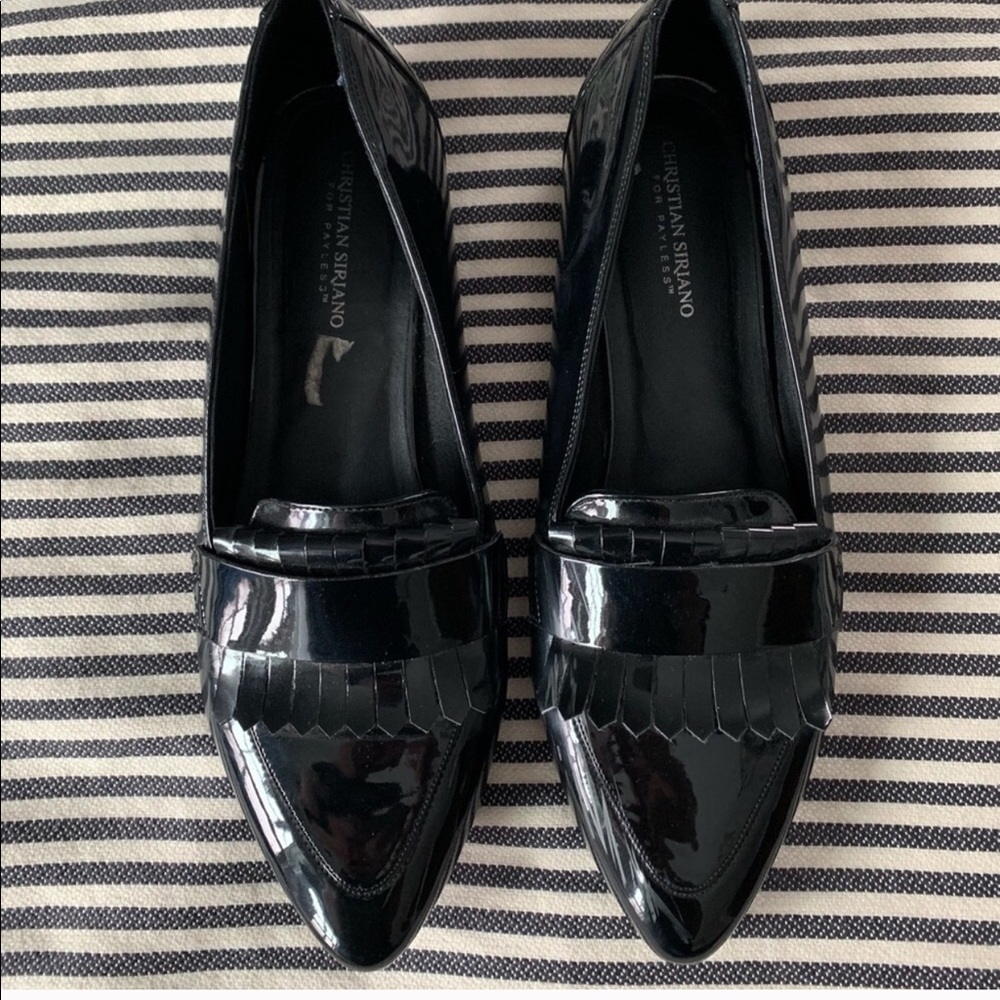 Reposh beautiful black patent flats.